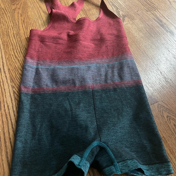 ATHLETA OMBRÉ BODYSUIT - Picture 7 of 8